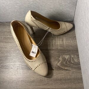 NY&C Tan Suede Pointed Heels